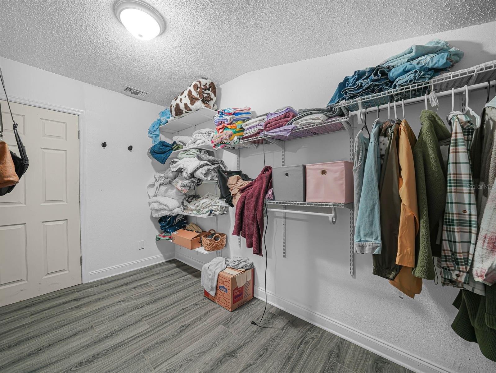 Image 16 of 45 For 611 Acacia Walk