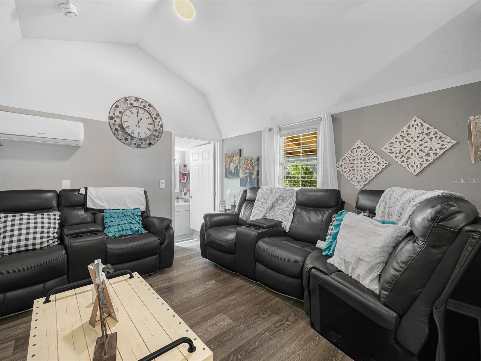 Image 25 of 45 For 611 Acacia Walk