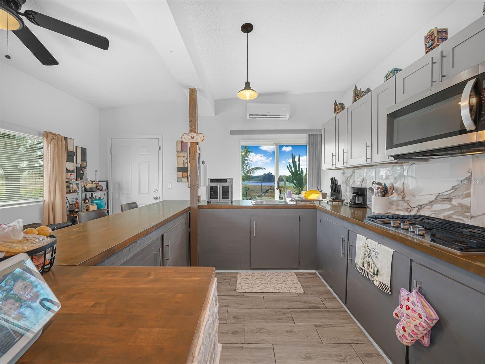 Image 26 of 45 For 611 Acacia Walk