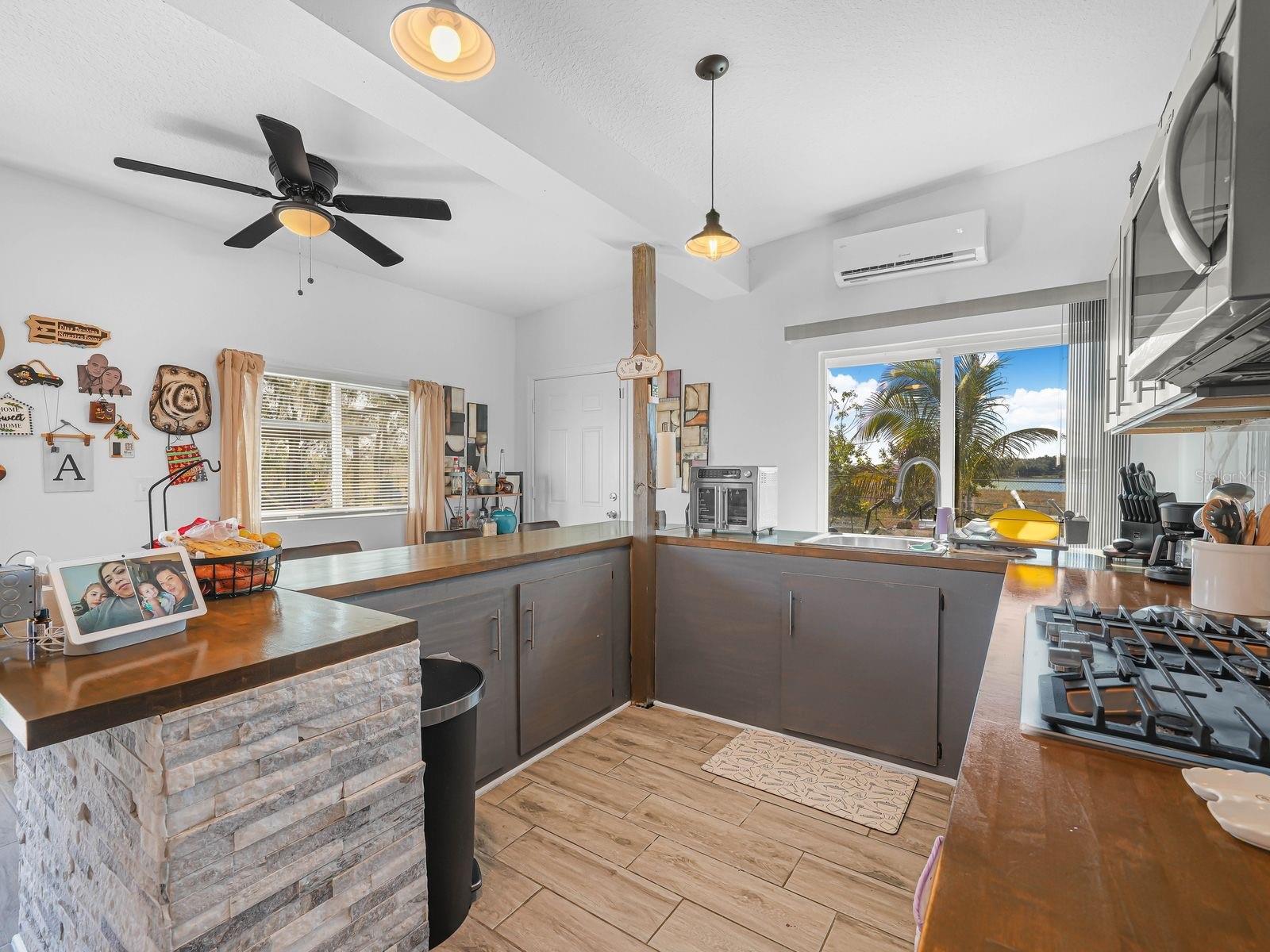 Image 27 of 45 For 611 Acacia Walk