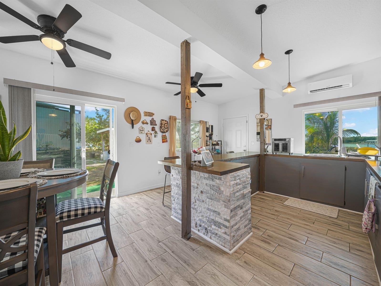 Image 28 of 45 For 611 Acacia Walk