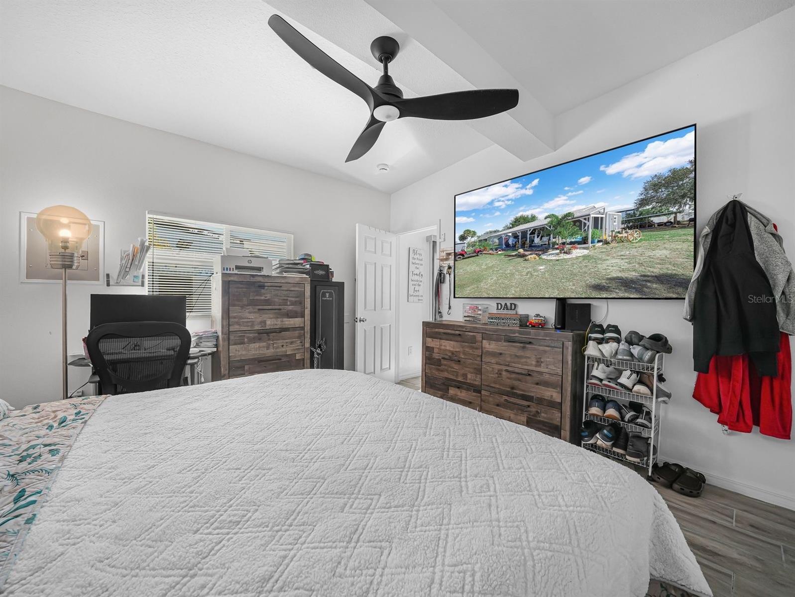 Image 32 of 45 For 611 Acacia Walk