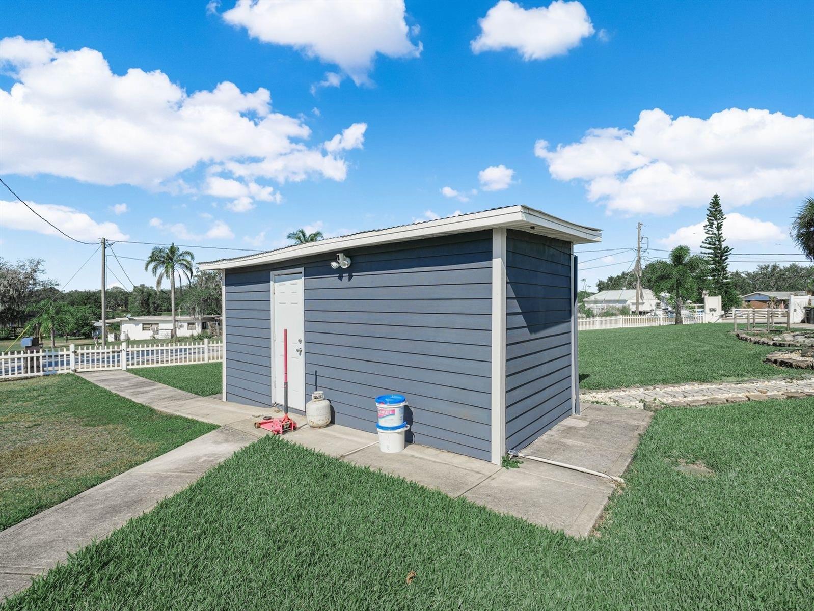 Image 42 of 45 For 611 Acacia Walk