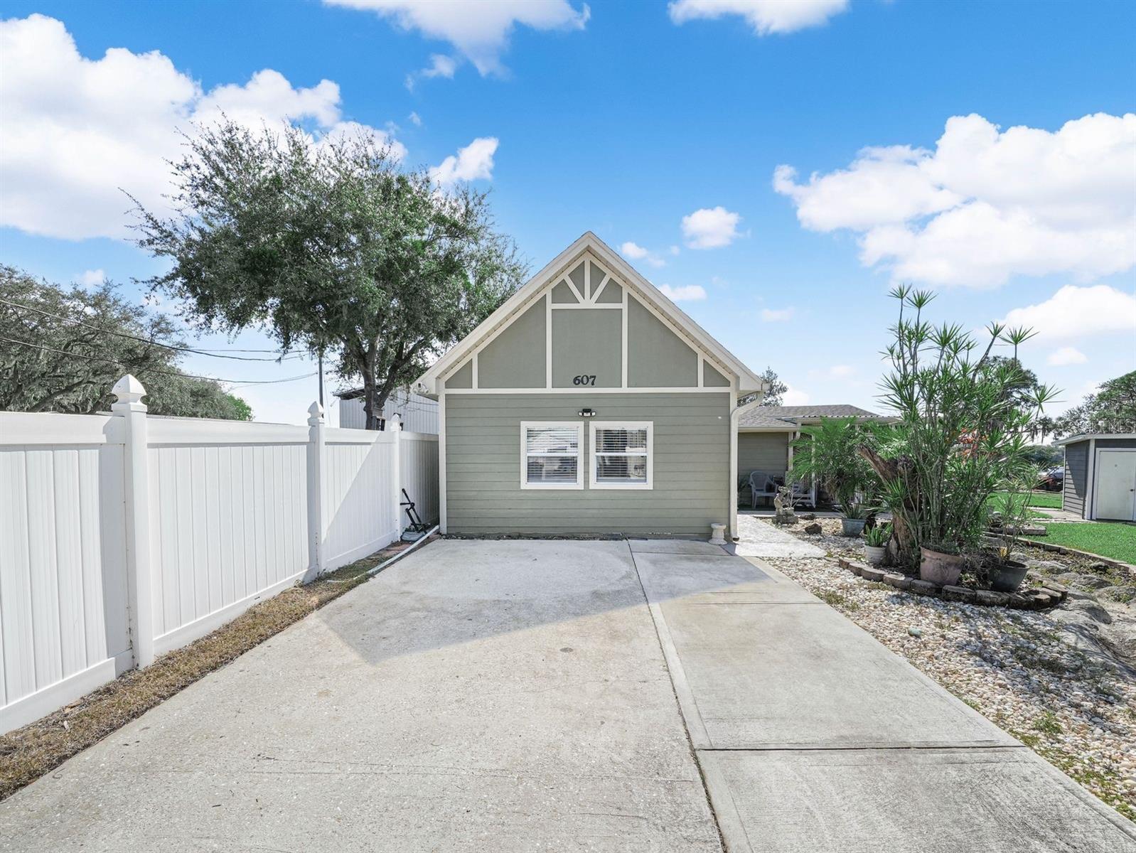 Image 6 of 45 For 611 Acacia Walk