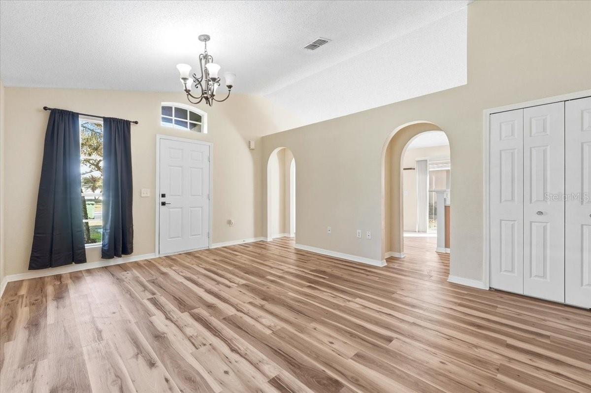 Image 11 of 34 For 2036 Whispering Trails Boulevard