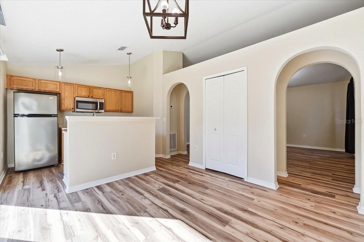 Image 4 of 34 For 2036 Whispering Trails Boulevard