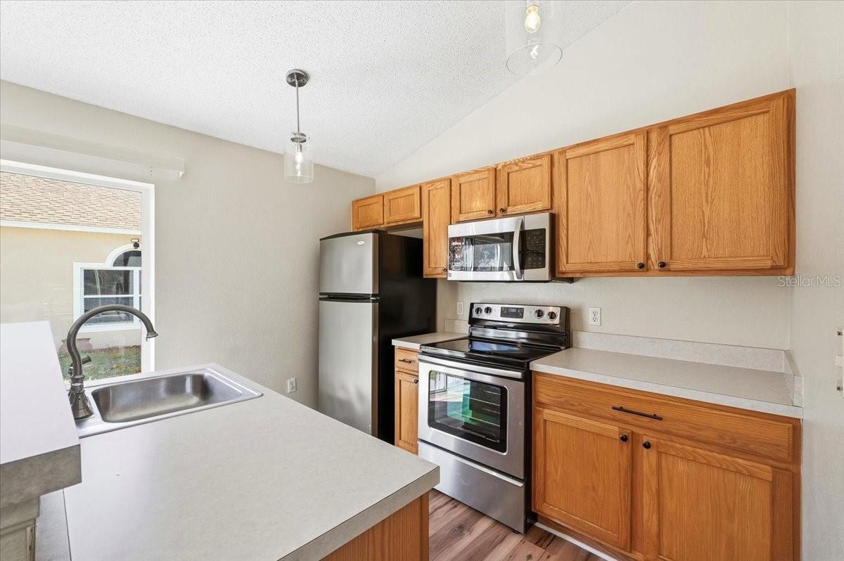 Image 5 of 34 For 2036 Whispering Trails Boulevard