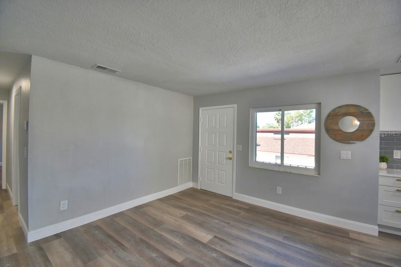 Image 10 of 25 For 626 Pavare Court 626