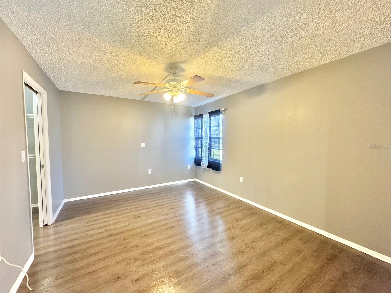 Image 13 of 35 For 1550 11th Street Ne D4