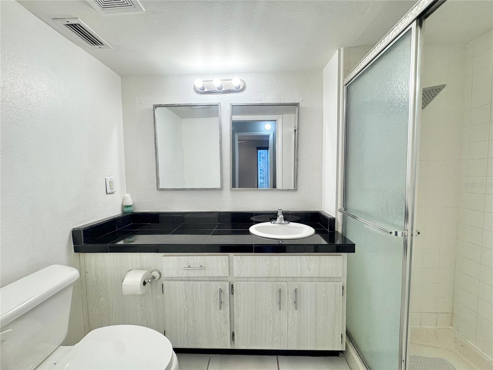 Image 16 of 35 For 1550 11th Street Ne D4