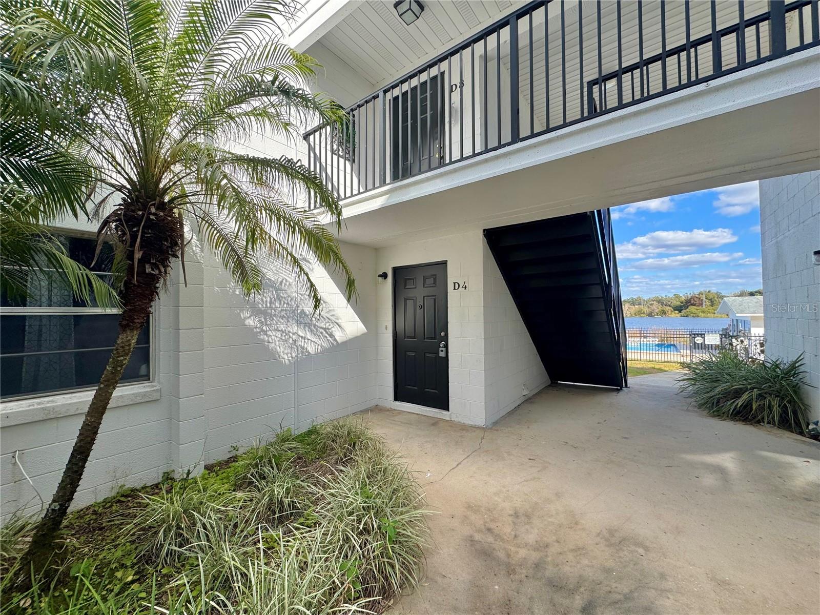 Image 2 of 35 For 1550 11th Street Ne D4