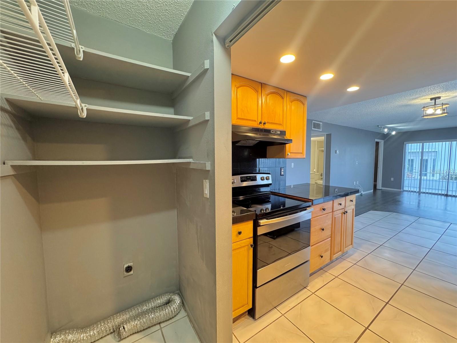 Image 9 of 35 For 1550 11th Street Ne D4