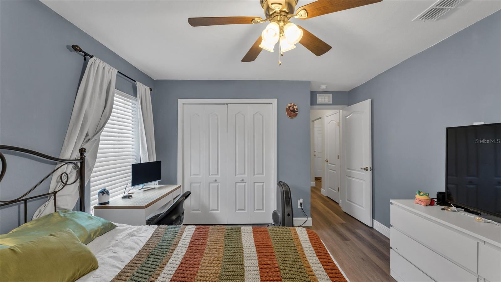 Image 17 of 37 For 302 Brookshire Drive