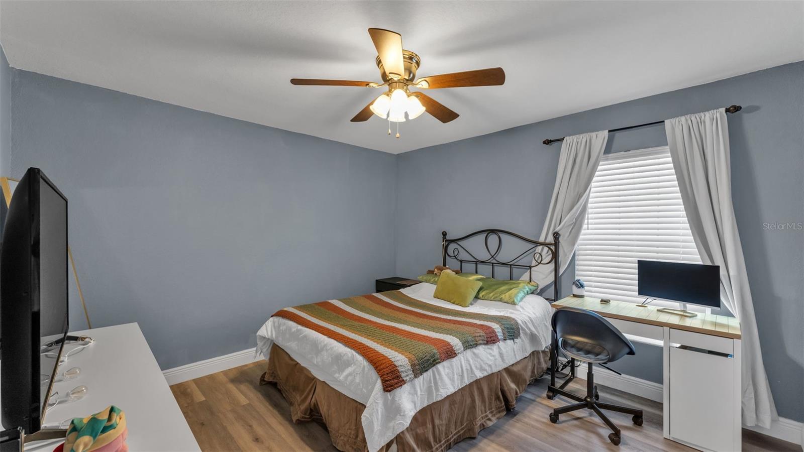 Image 18 of 37 For 302 Brookshire Drive