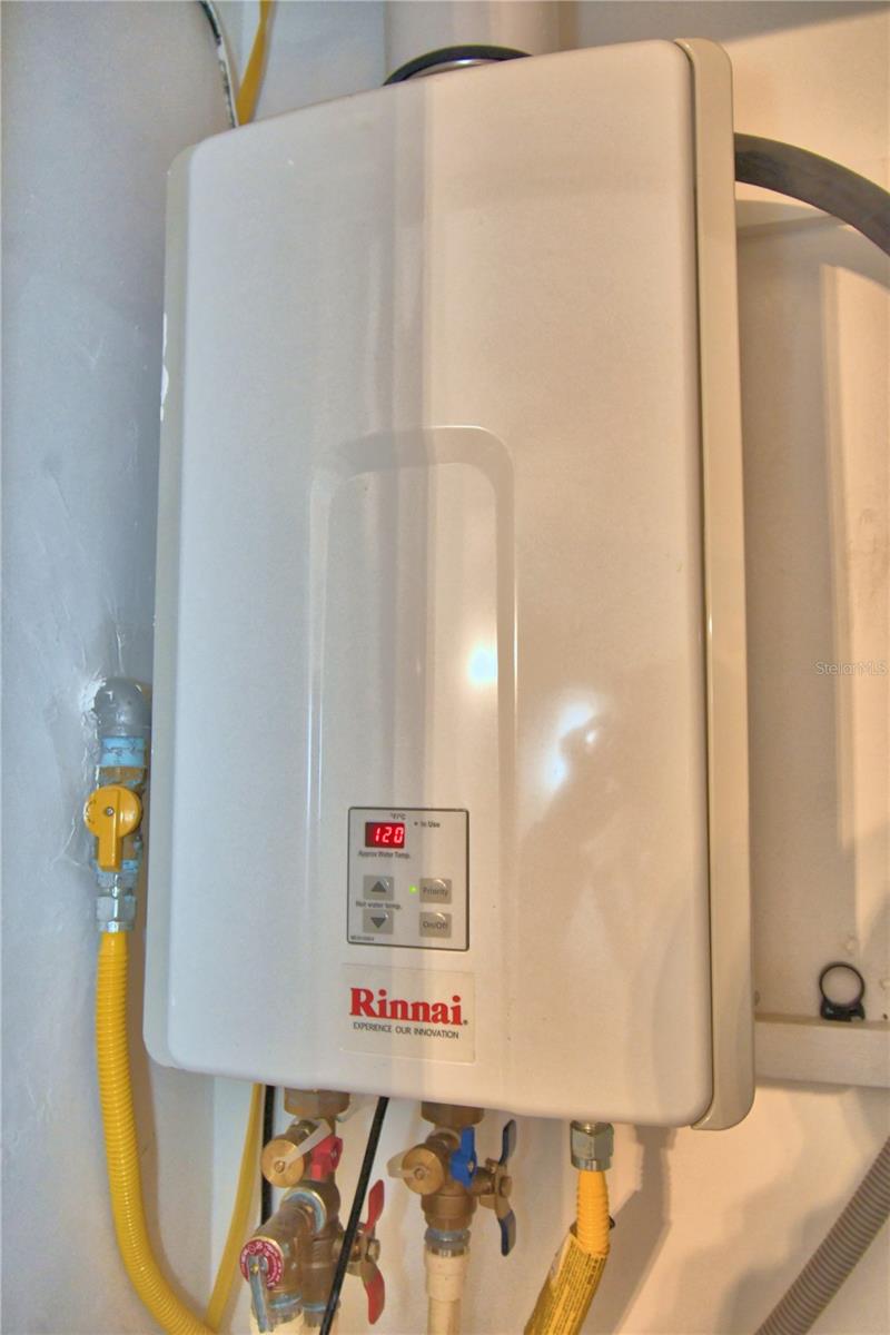 Image 19 of 37 For 345 24th Street Nw 25