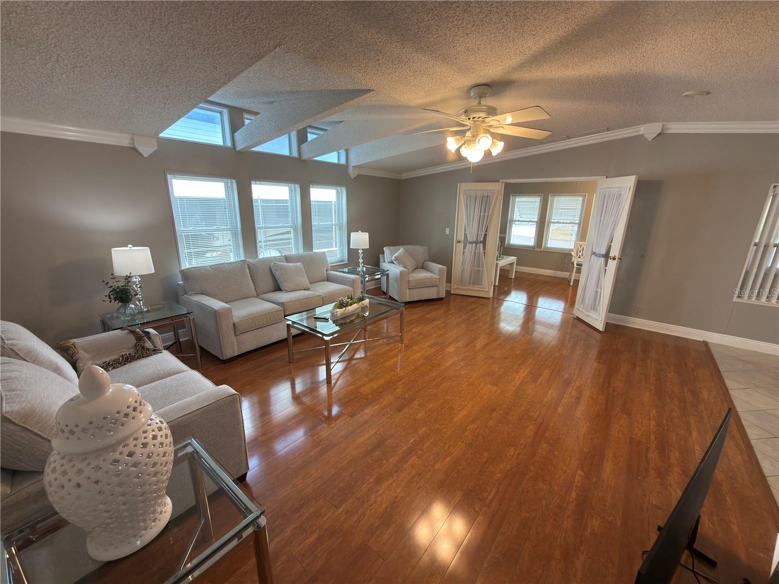 Image 19 of 56 For 5122 Southshore Drive