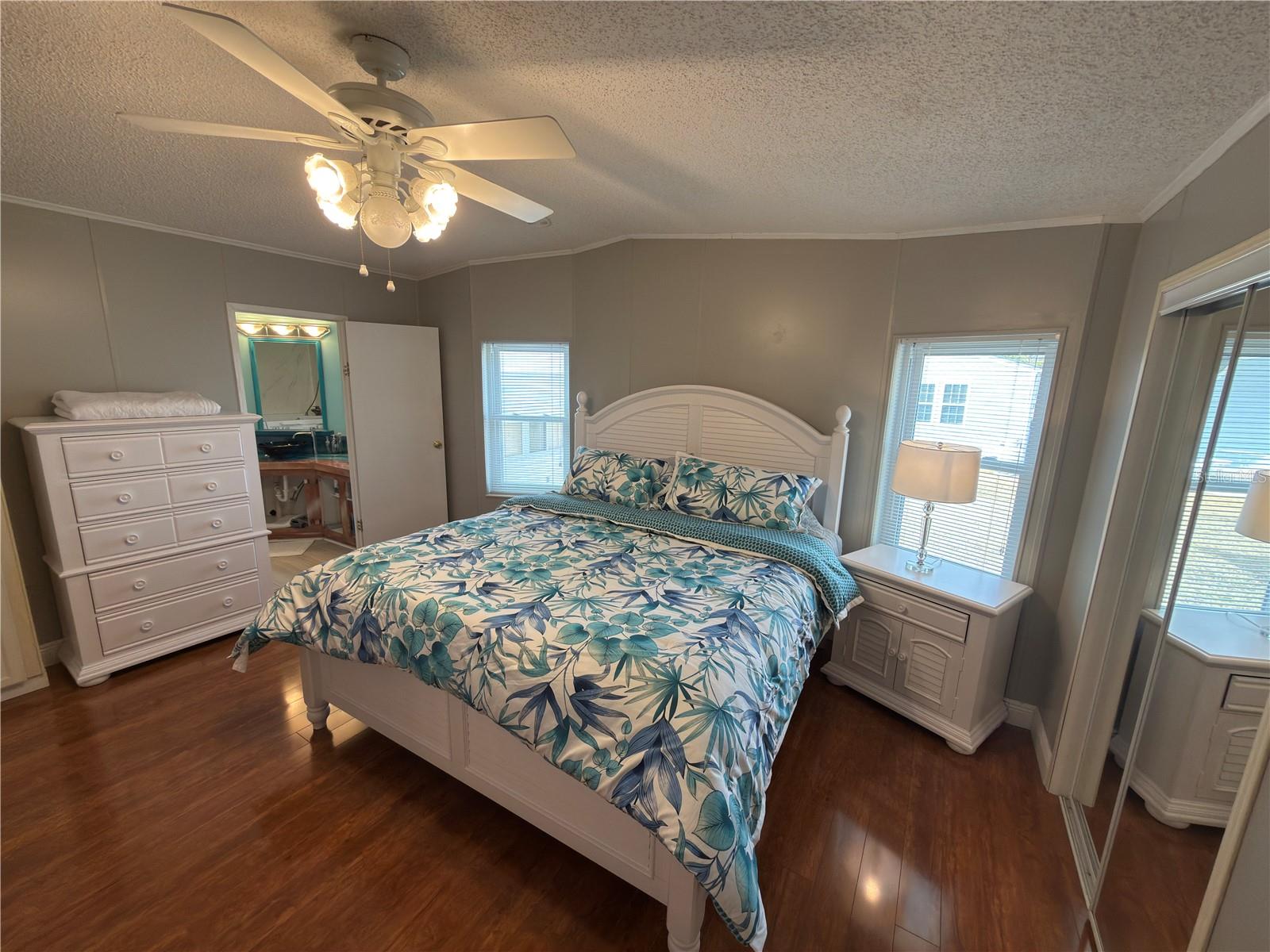 Image 25 of 56 For 5122 Southshore Drive