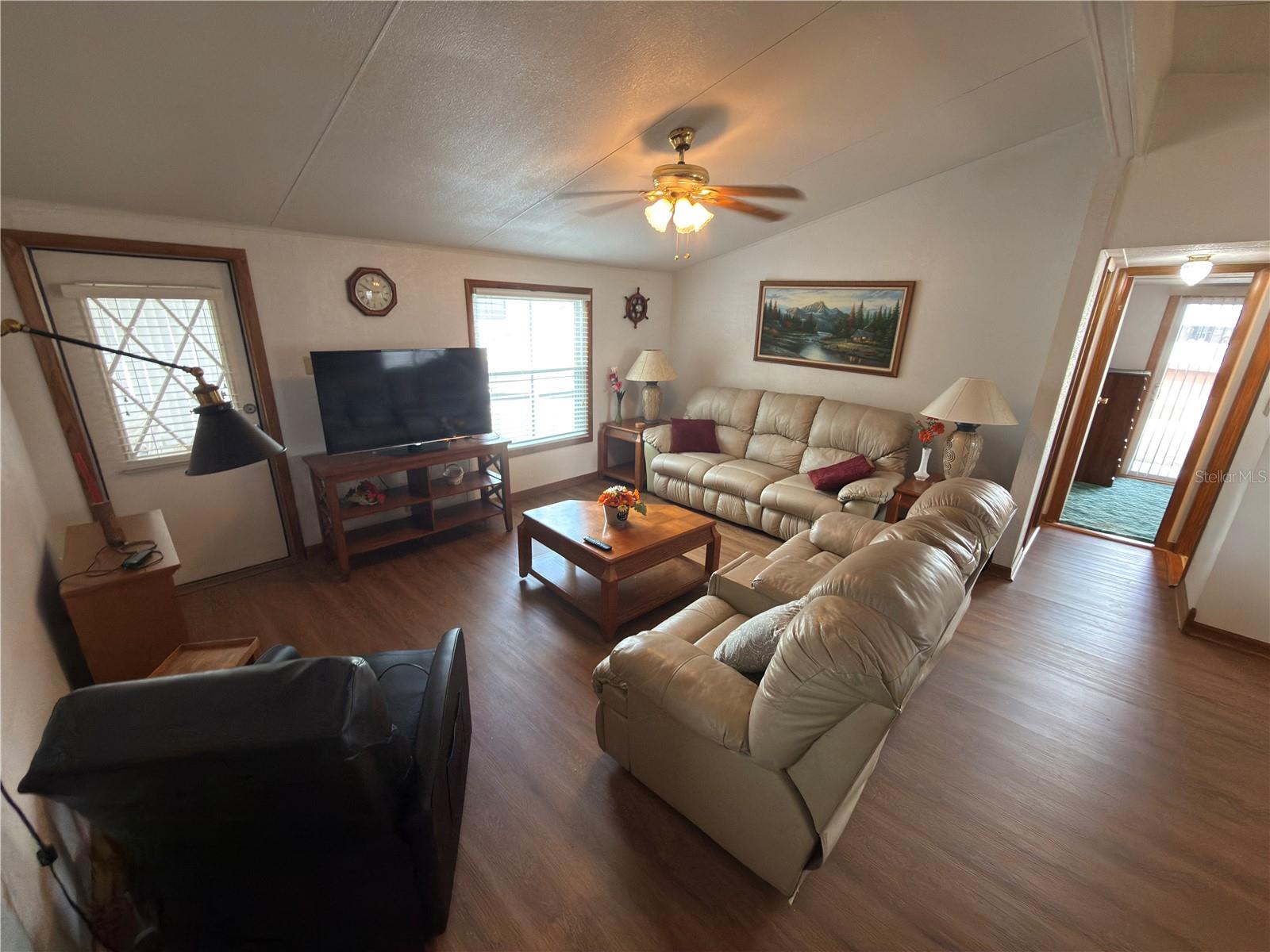 Image 16 of 45 For 4992 Shore Line Drive