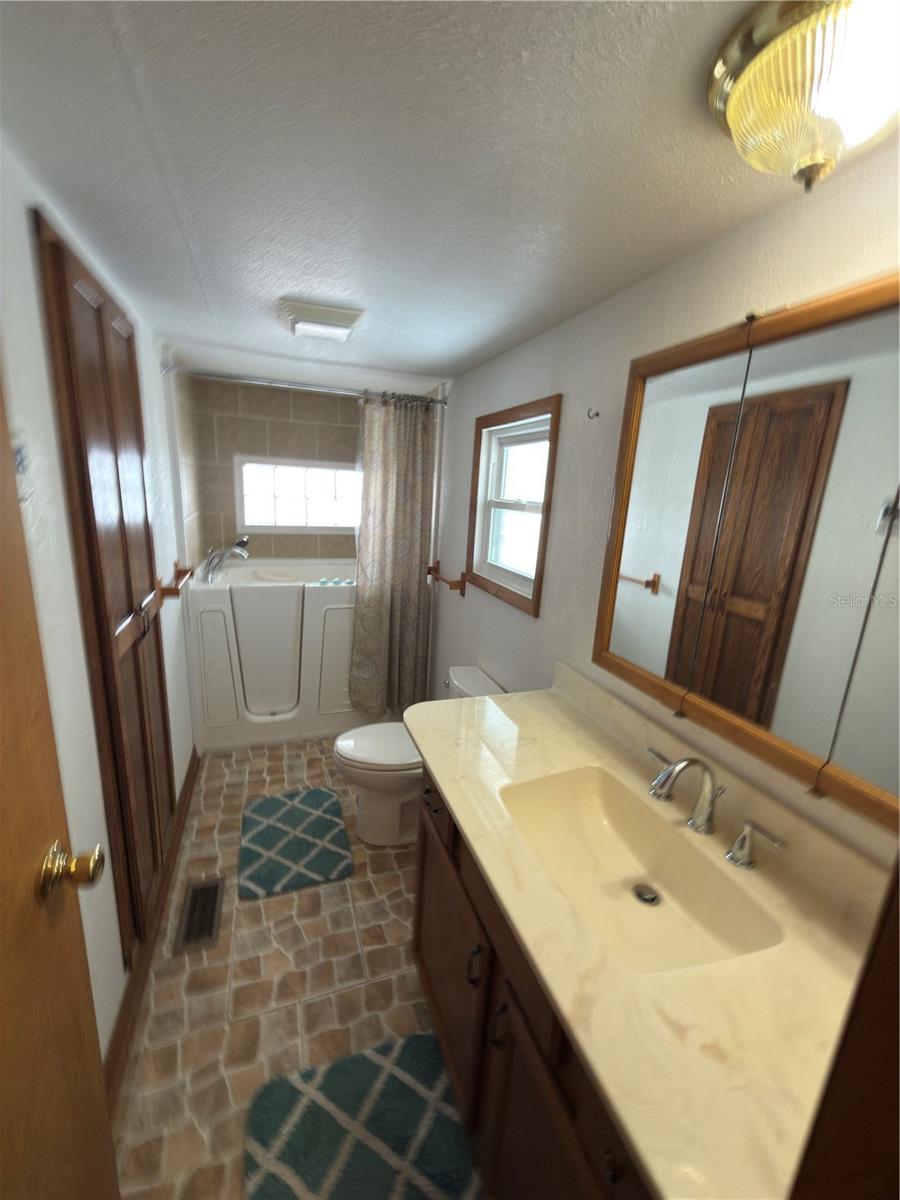 Image 20 of 45 For 4992 Shore Line Drive