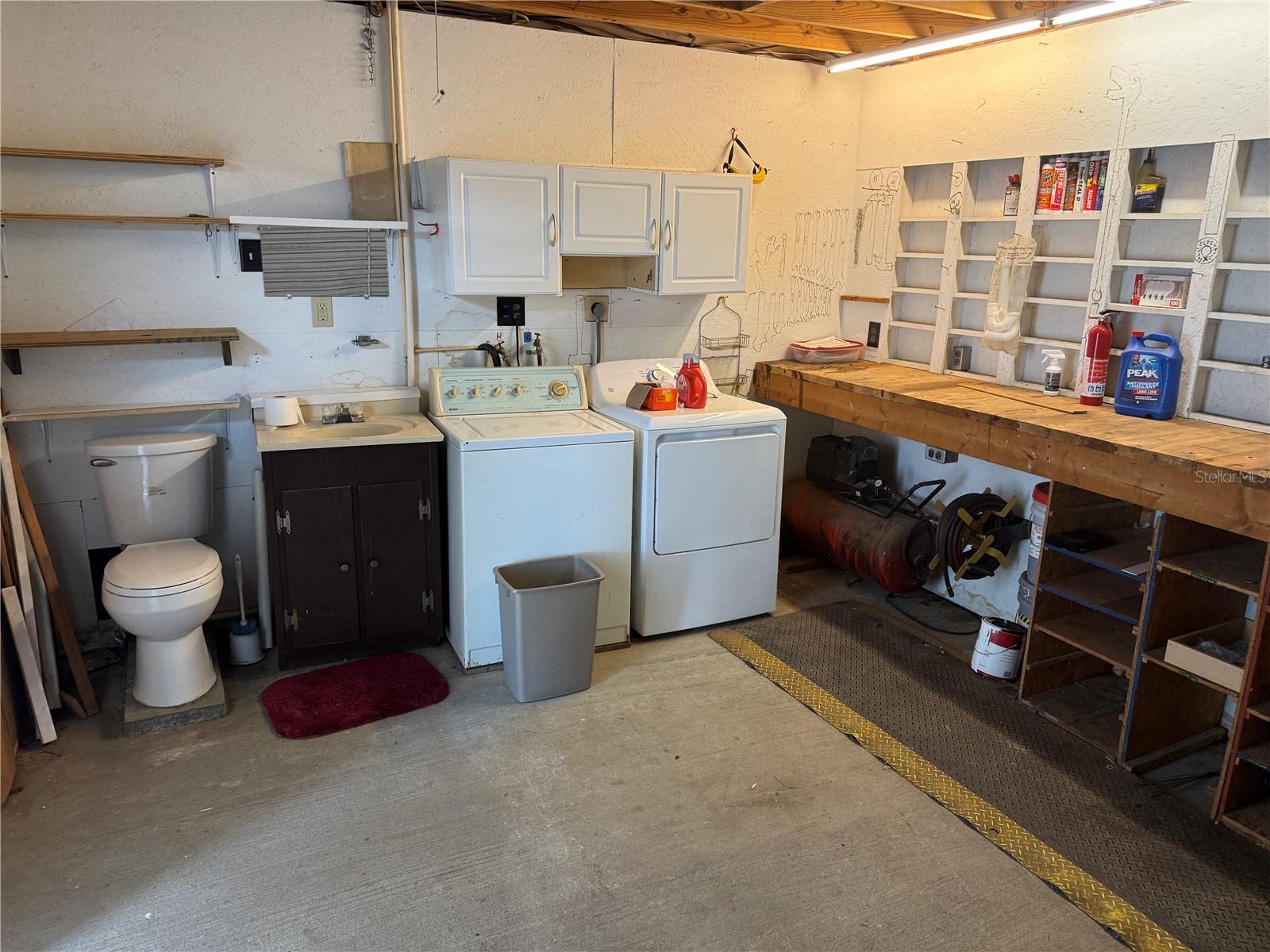 Image 35 of 45 For 4992 Shore Line Drive