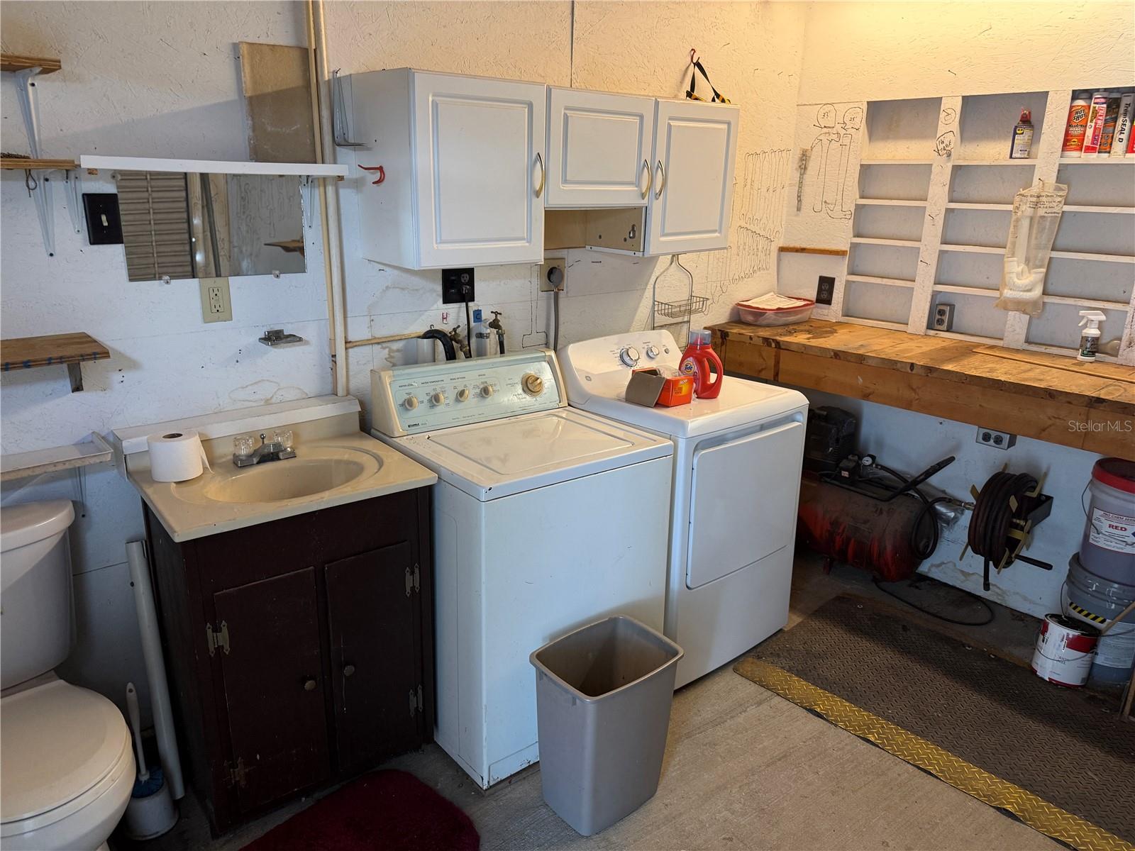 Image 36 of 45 For 4992 Shore Line Drive