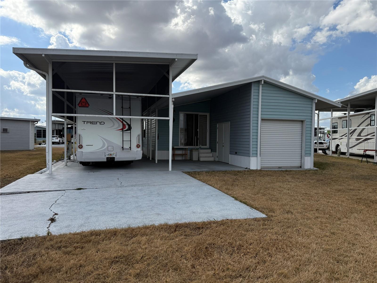 Image 39 of 45 For 4992 Shore Line Drive