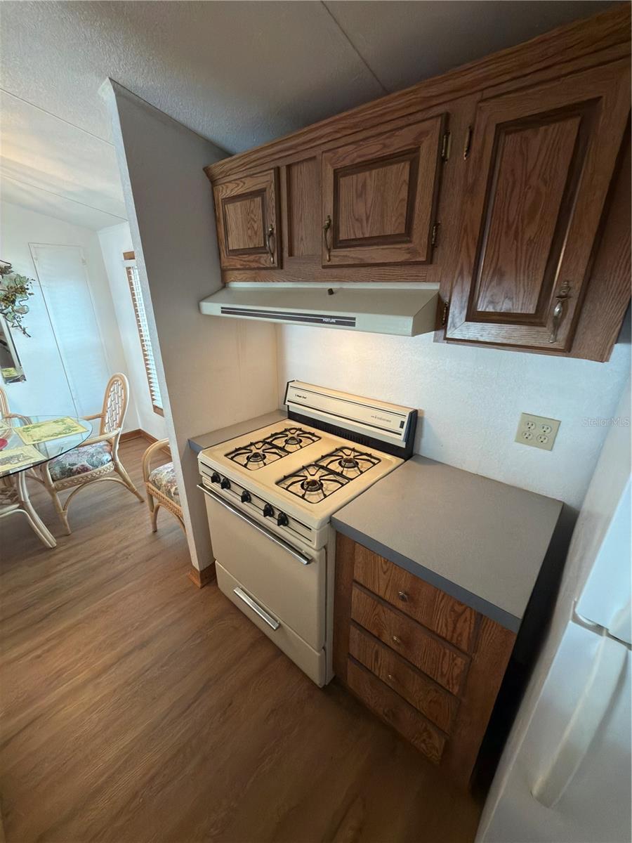 Image 8 of 45 For 4992 Shore Line Drive