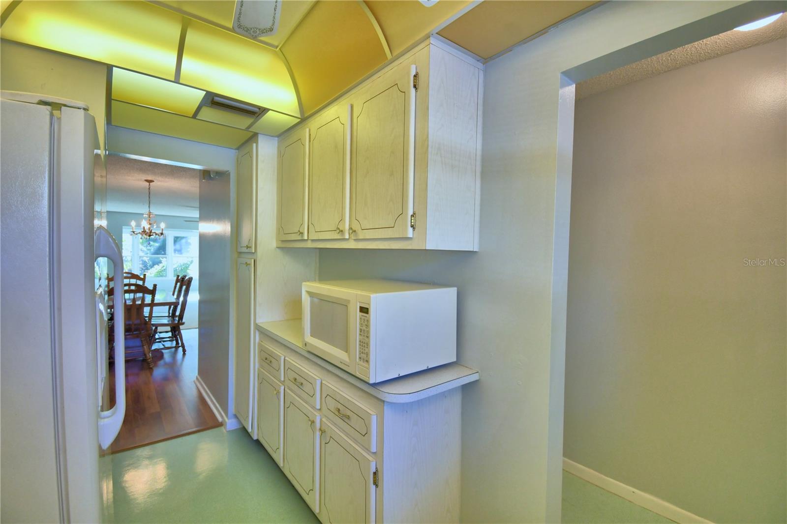 Image 10 of 51 For 200 El Camino Drive 203