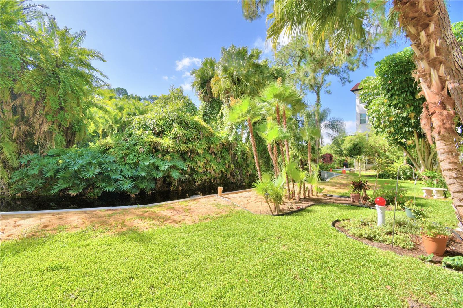 Image 20 of 51 For 200 El Camino Drive 203