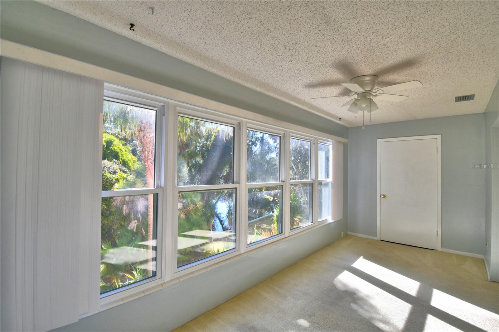 Image 21 of 51 For 200 El Camino Drive 203