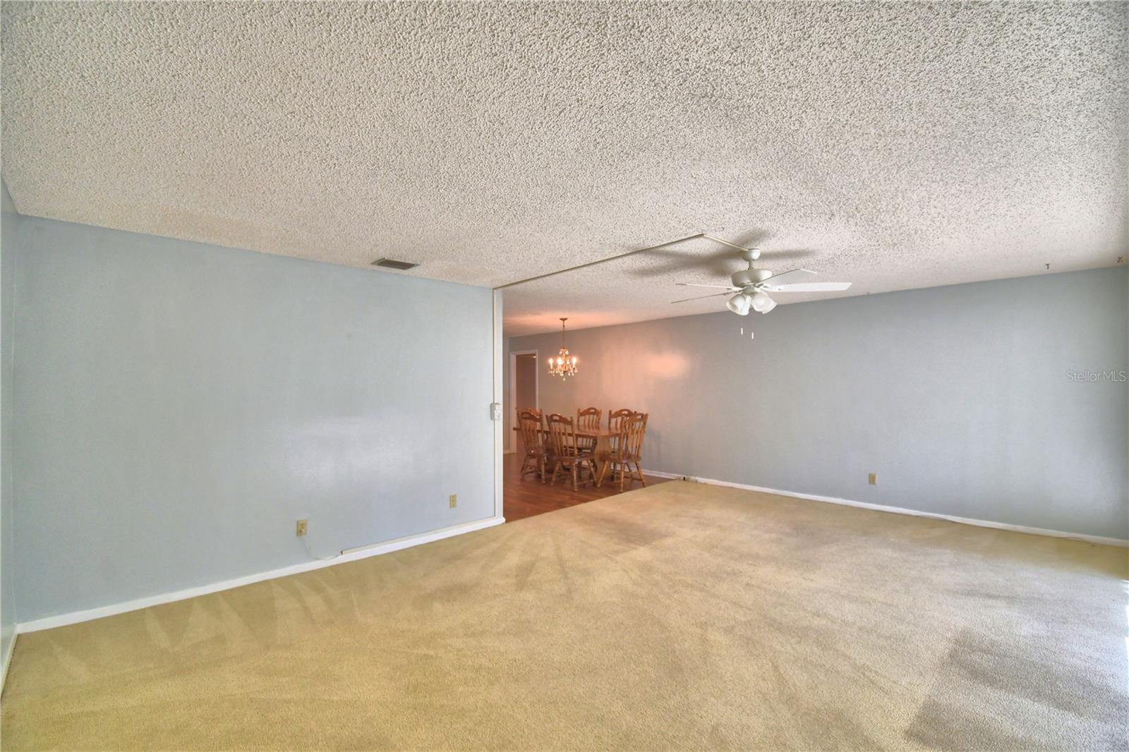 Image 27 of 51 For 200 El Camino Drive 203