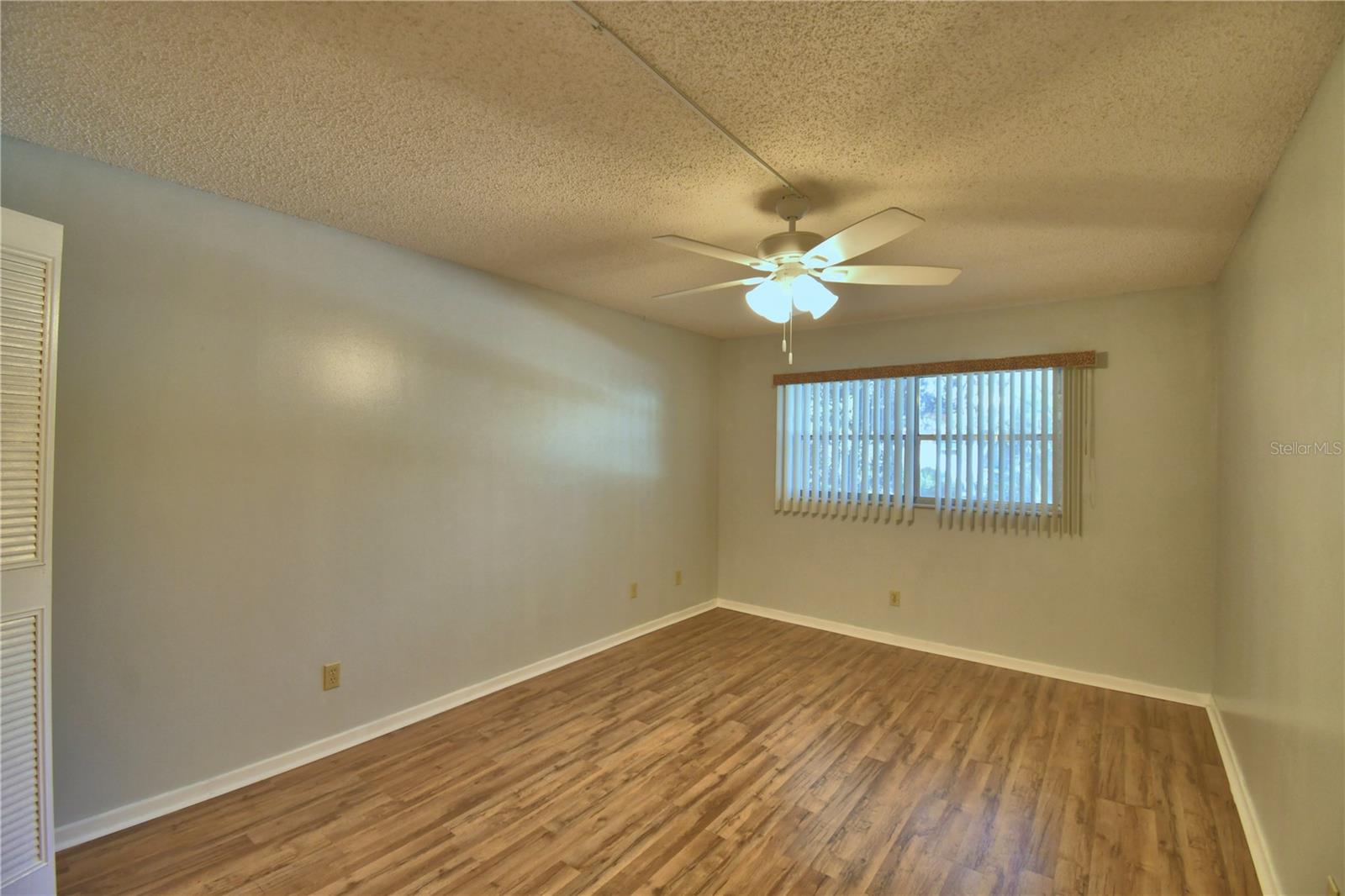 Image 30 of 51 For 200 El Camino Drive 203