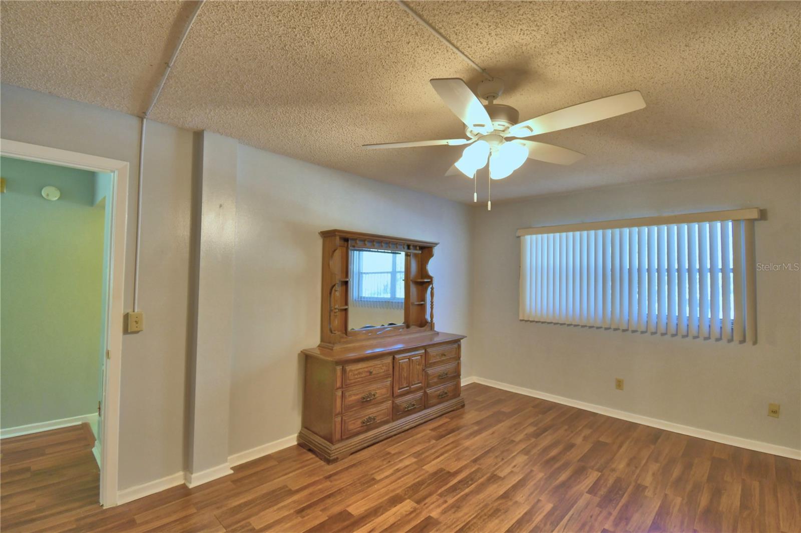 Image 39 of 51 For 200 El Camino Drive 203