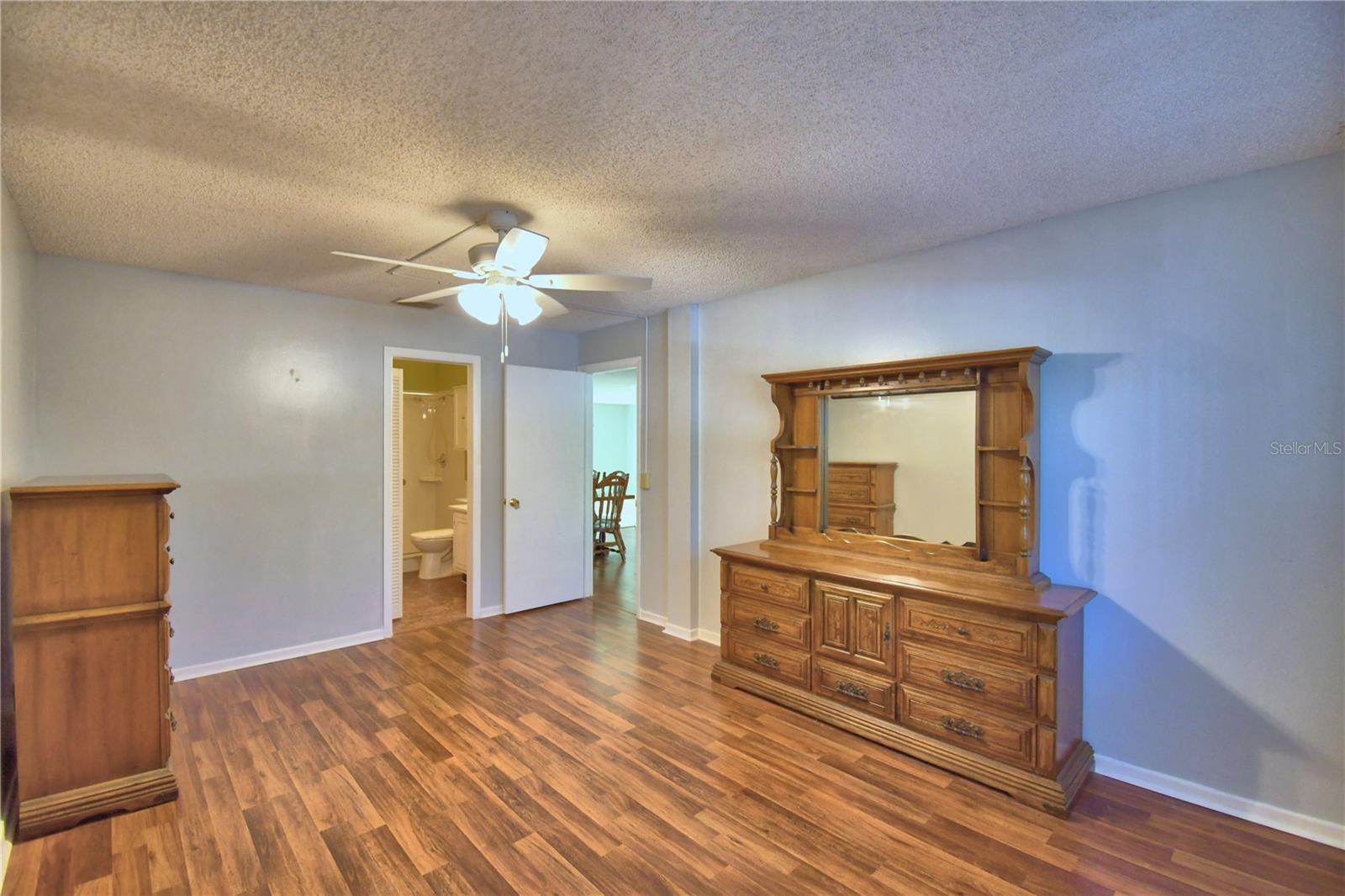 Image 40 of 51 For 200 El Camino Drive 203