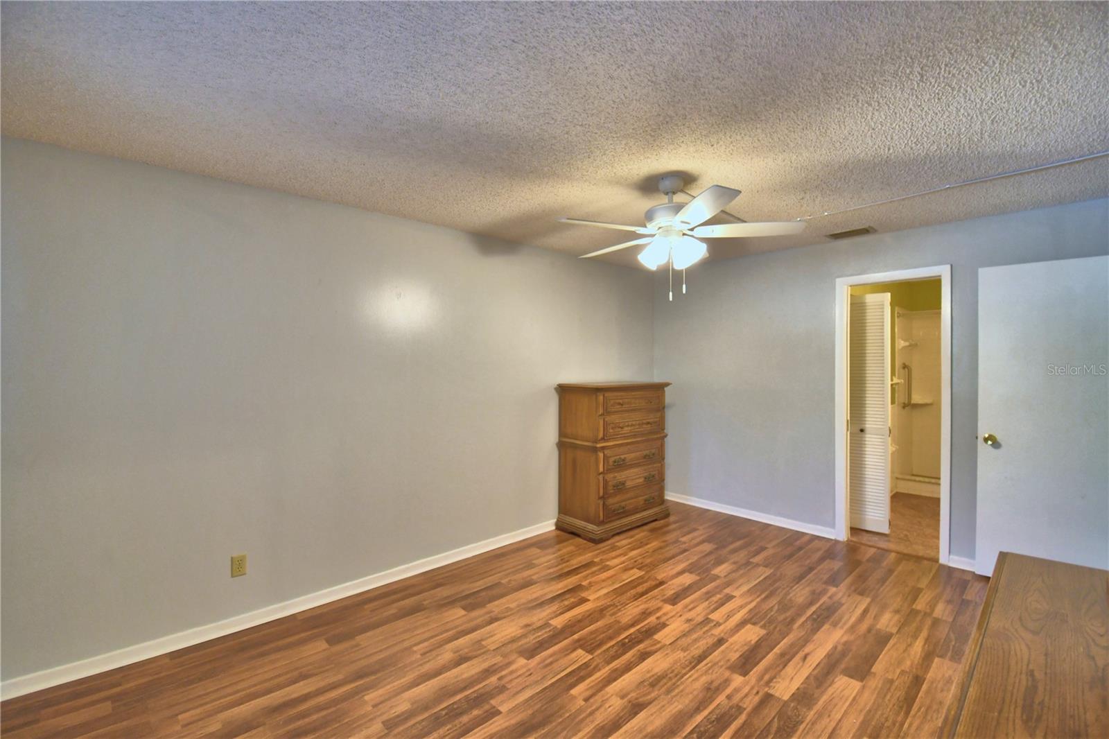 Image 41 of 51 For 200 El Camino Drive 203