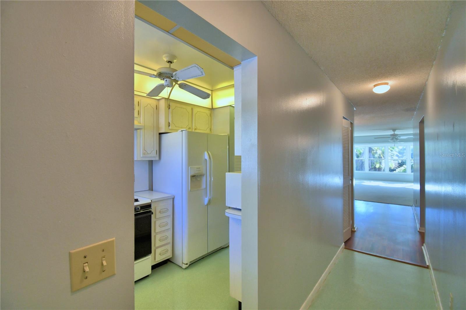 Image 6 of 51 For 200 El Camino Drive 203