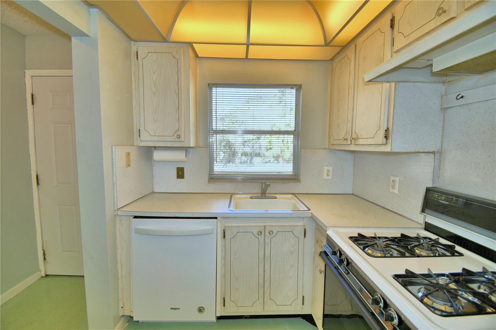 Image 7 of 51 For 200 El Camino Drive 203