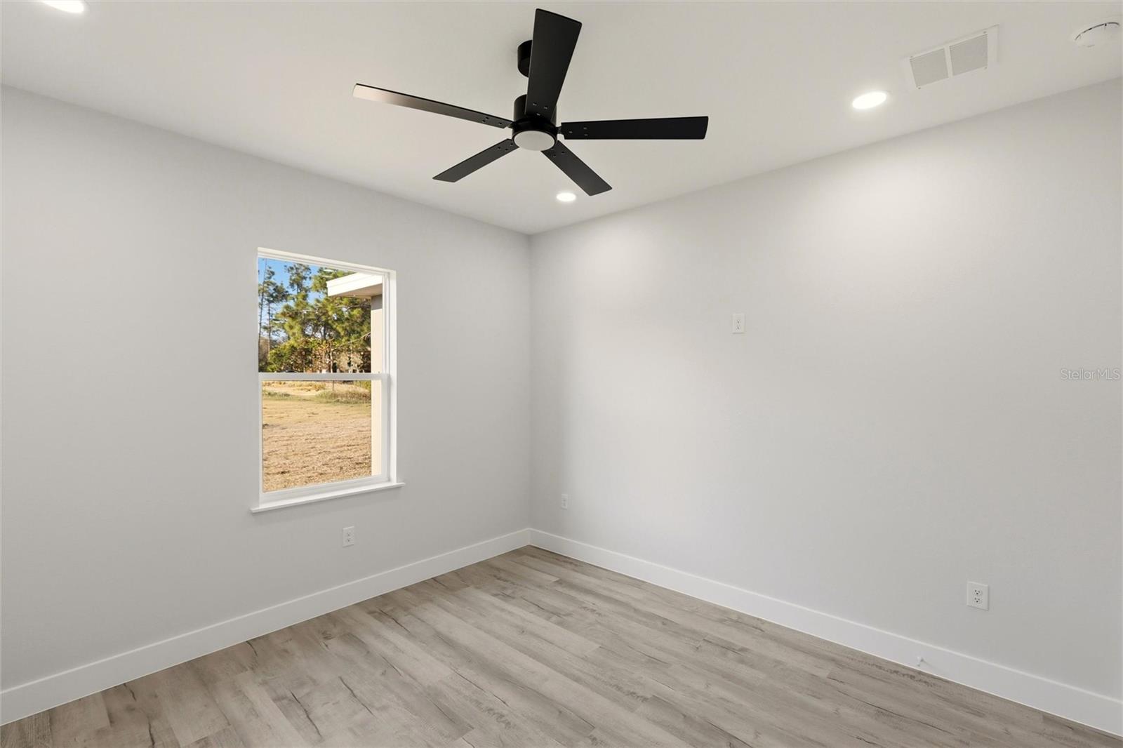 Image 20 of 33 For 3825 Citroen Drive