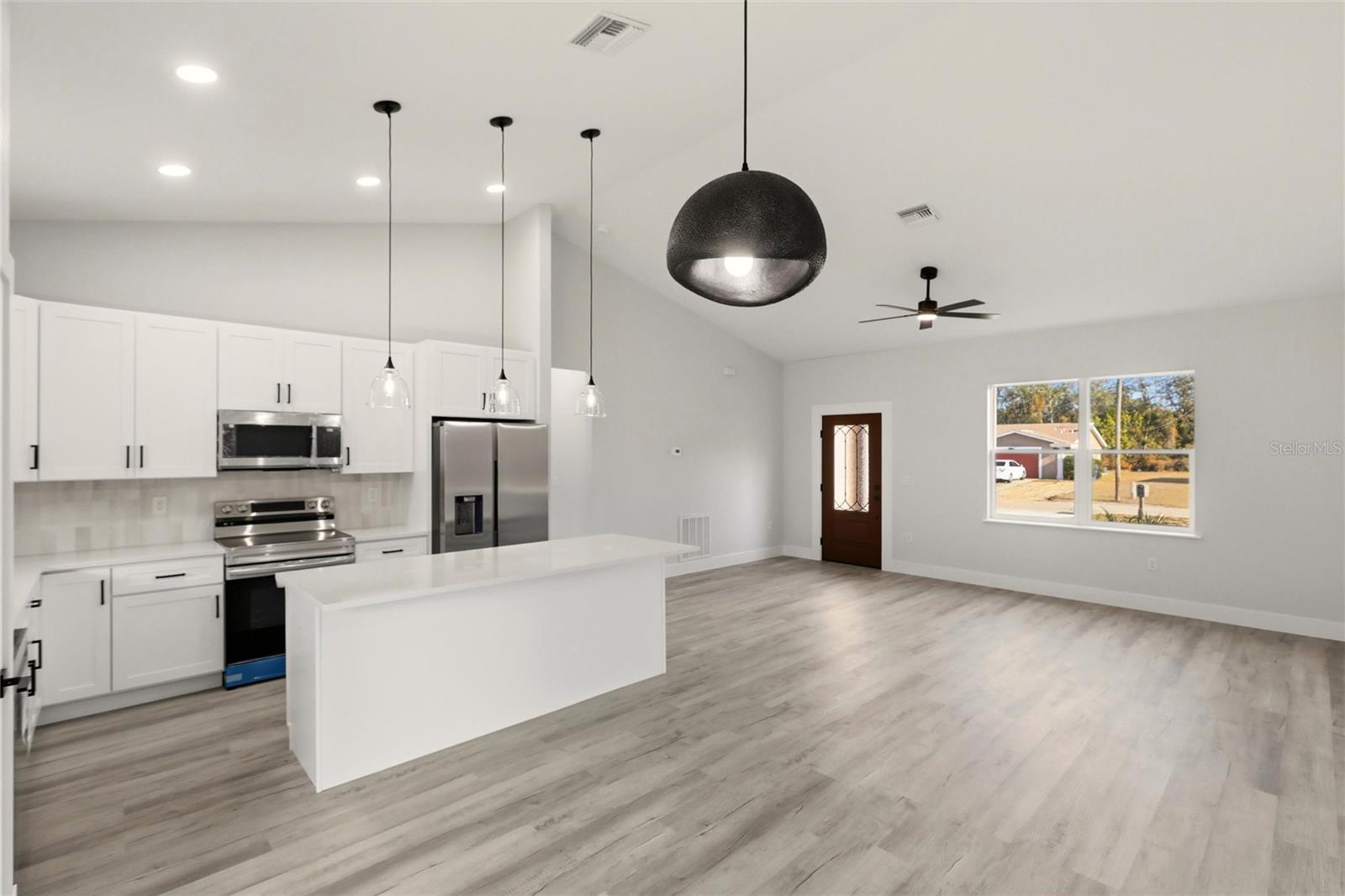 Image 4 of 33 For 3825 Citroen Drive