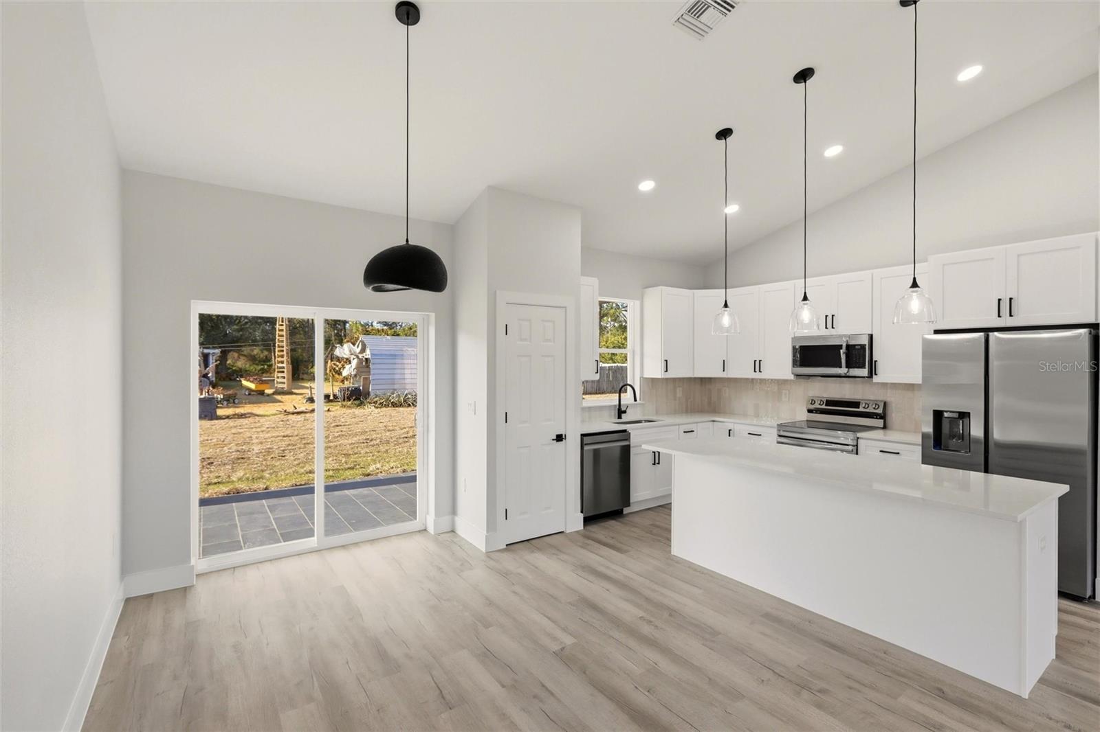 Image 8 of 33 For 3825 Citroen Drive