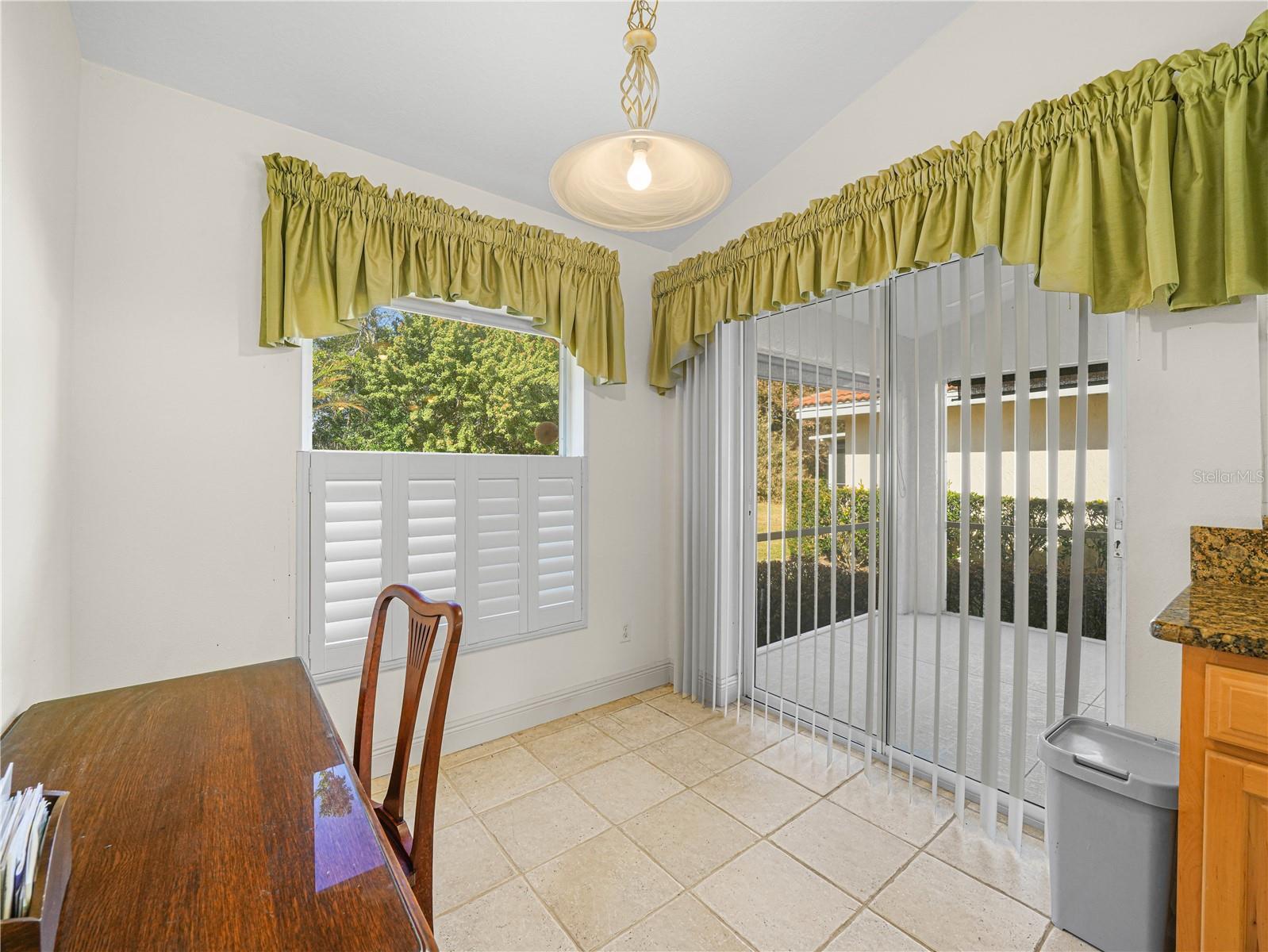 Image 10 of 40 For 528 Greenway Drive