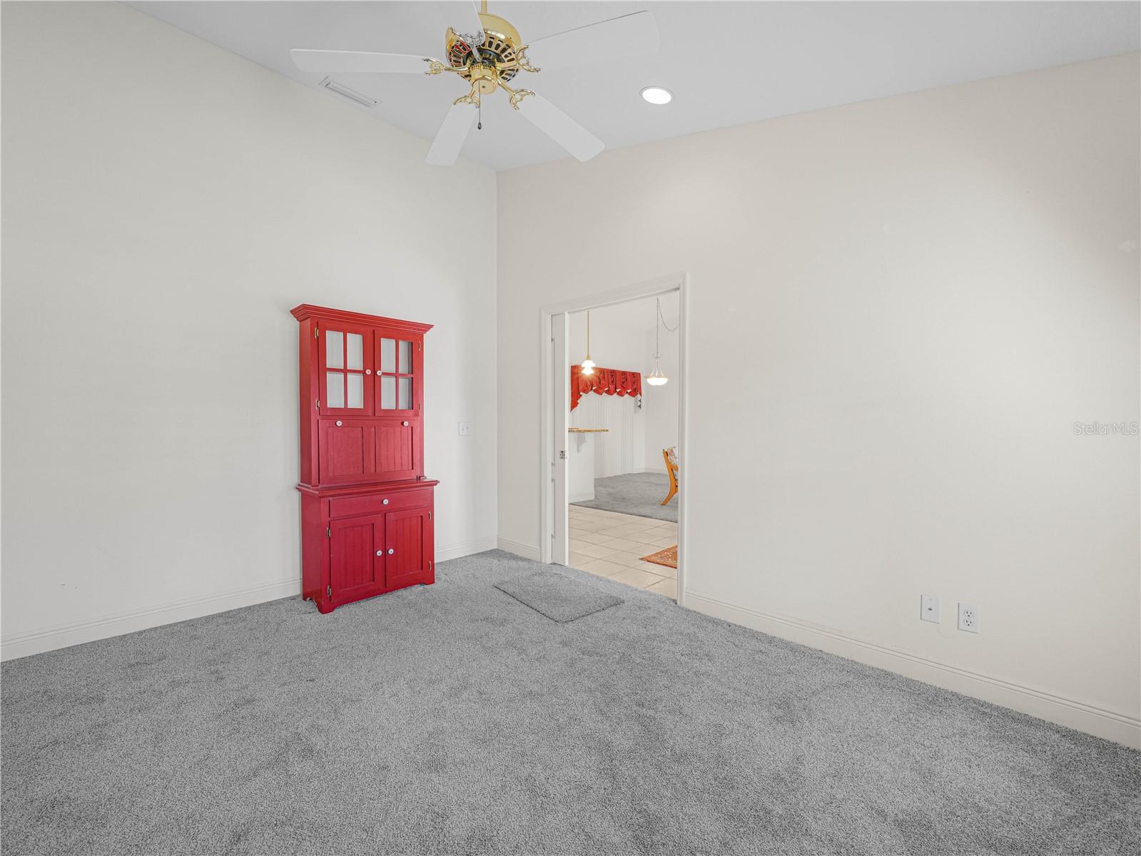 Image 11 of 40 For 528 Greenway Drive