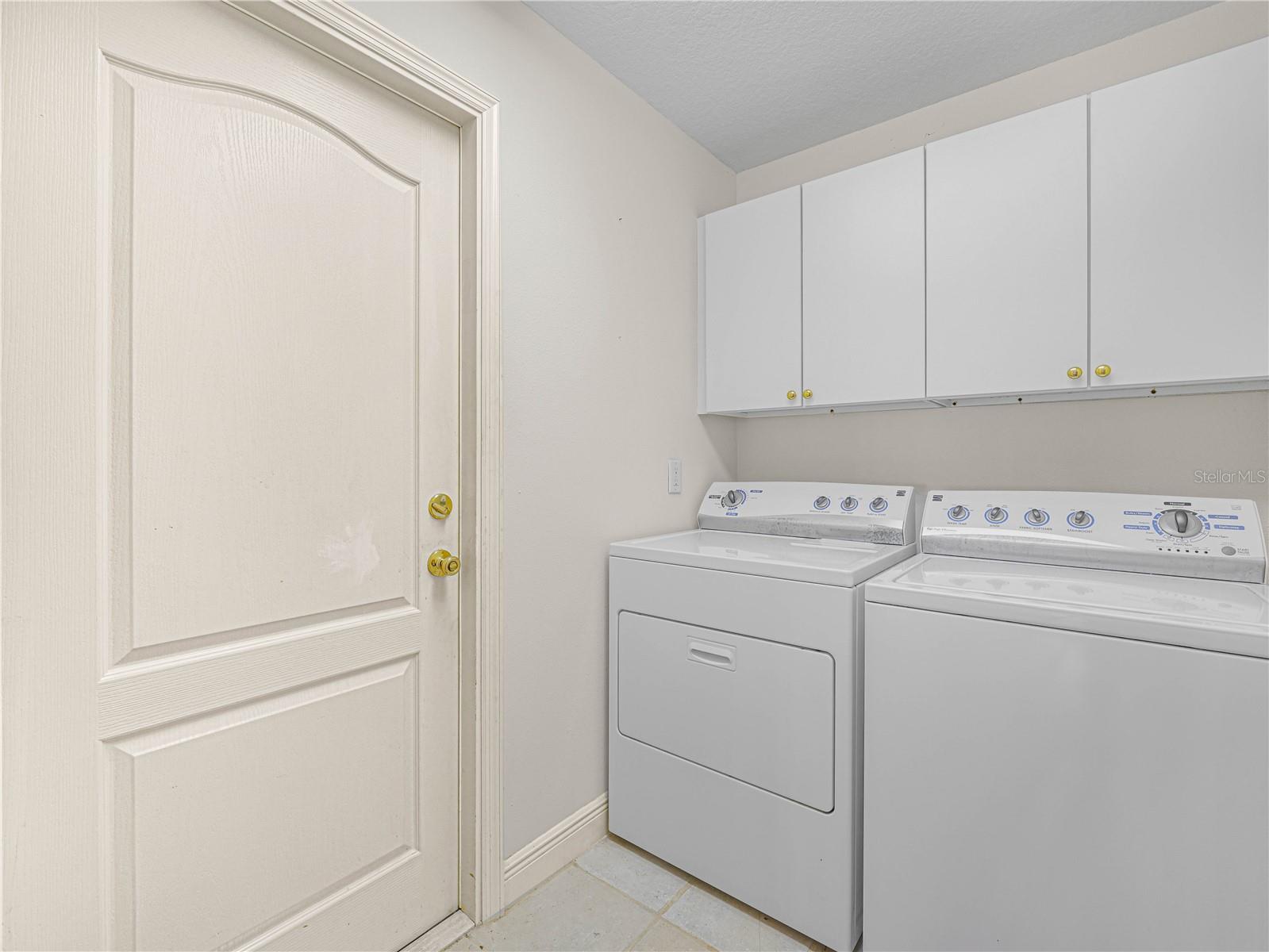 Image 13 of 40 For 528 Greenway Drive