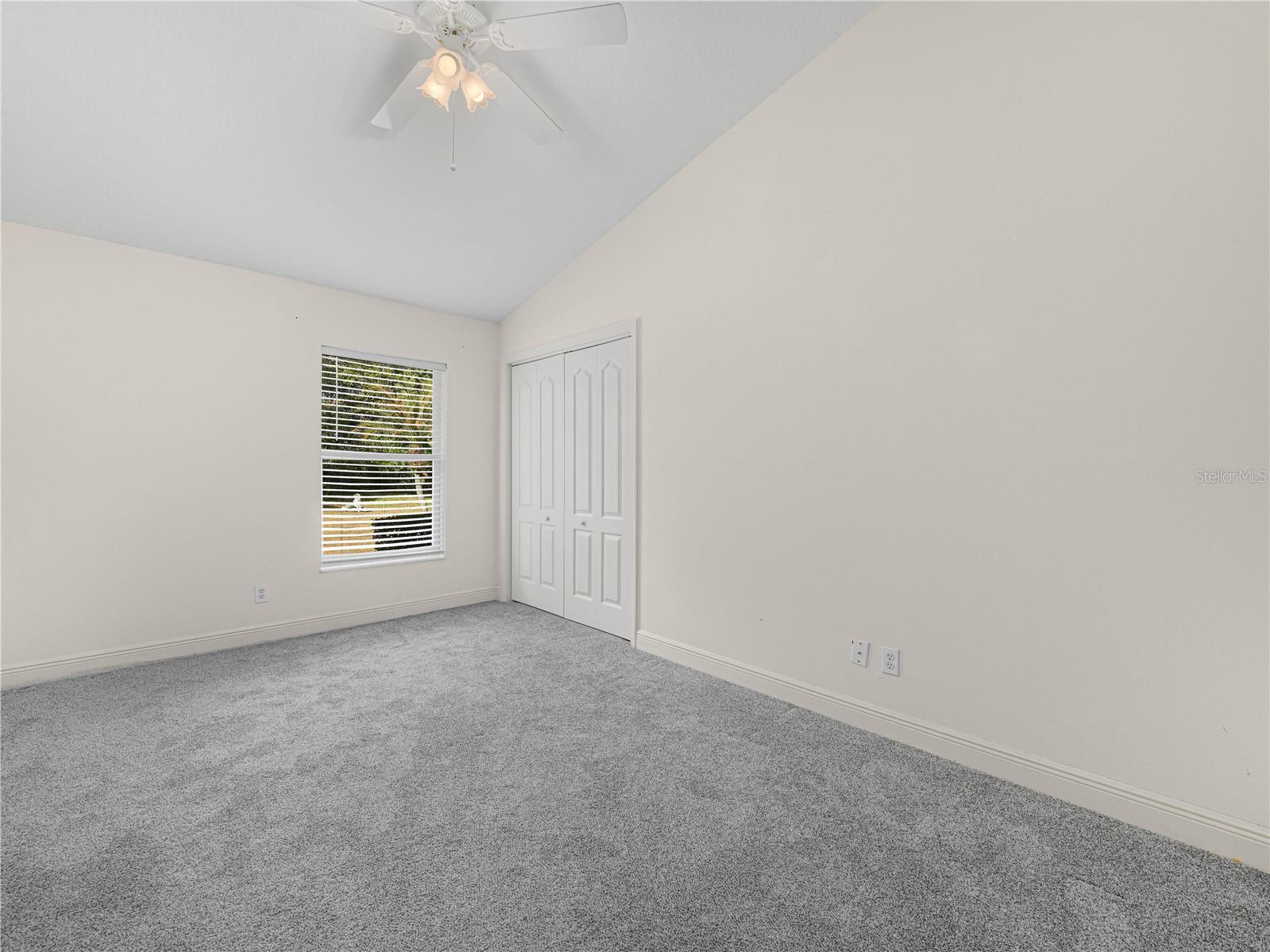 Image 14 of 40 For 528 Greenway Drive