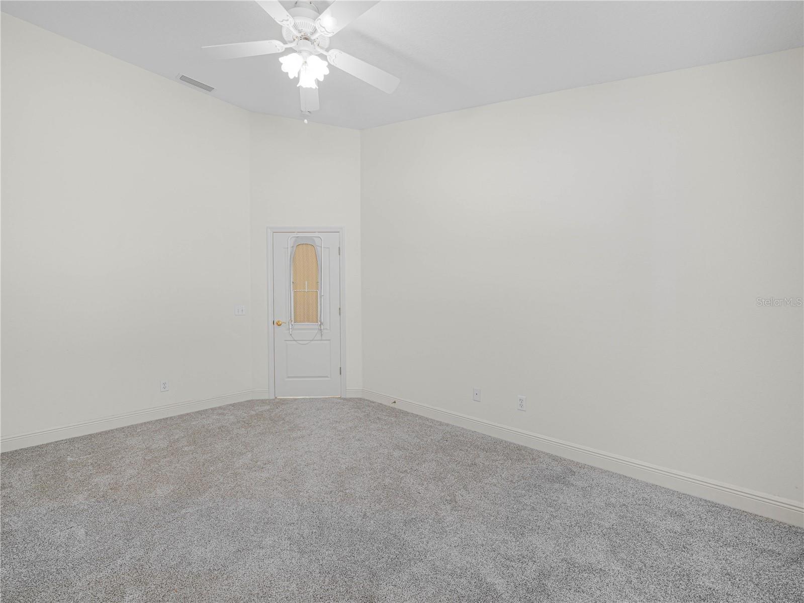 Image 15 of 40 For 528 Greenway Drive