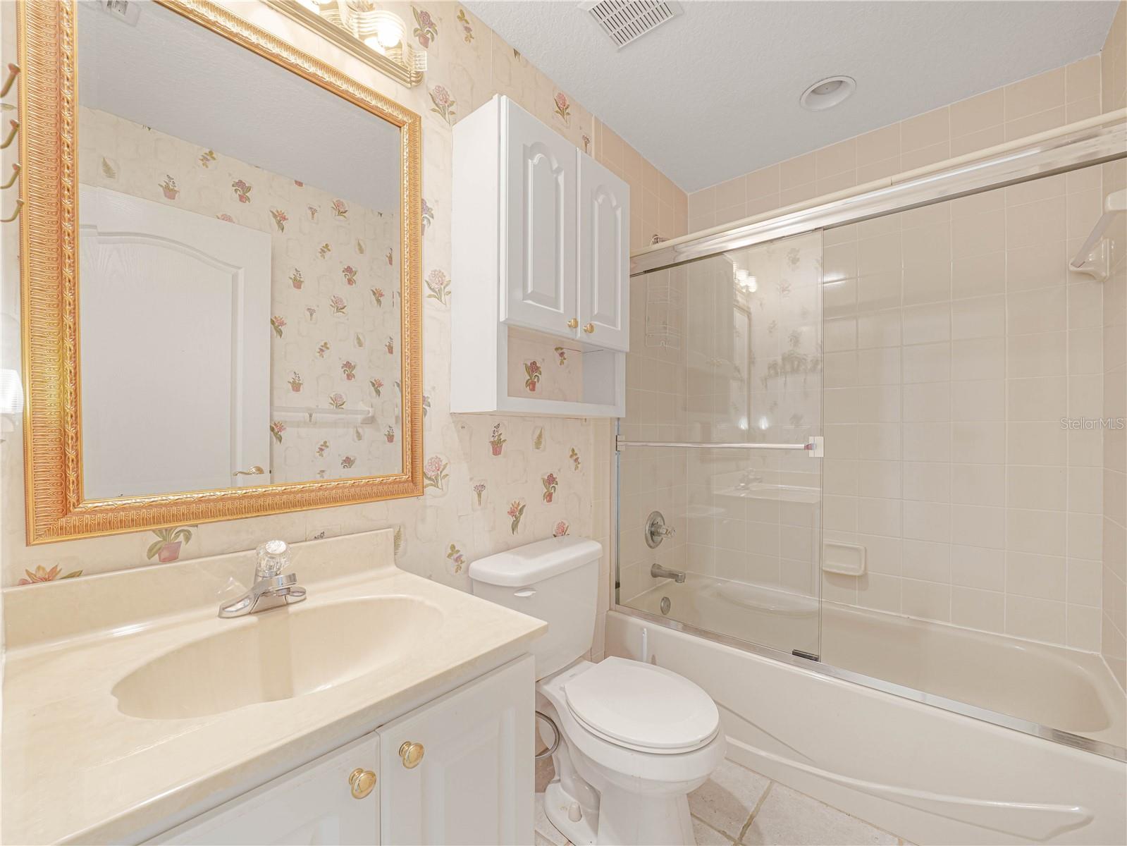 Image 21 of 40 For 528 Greenway Drive