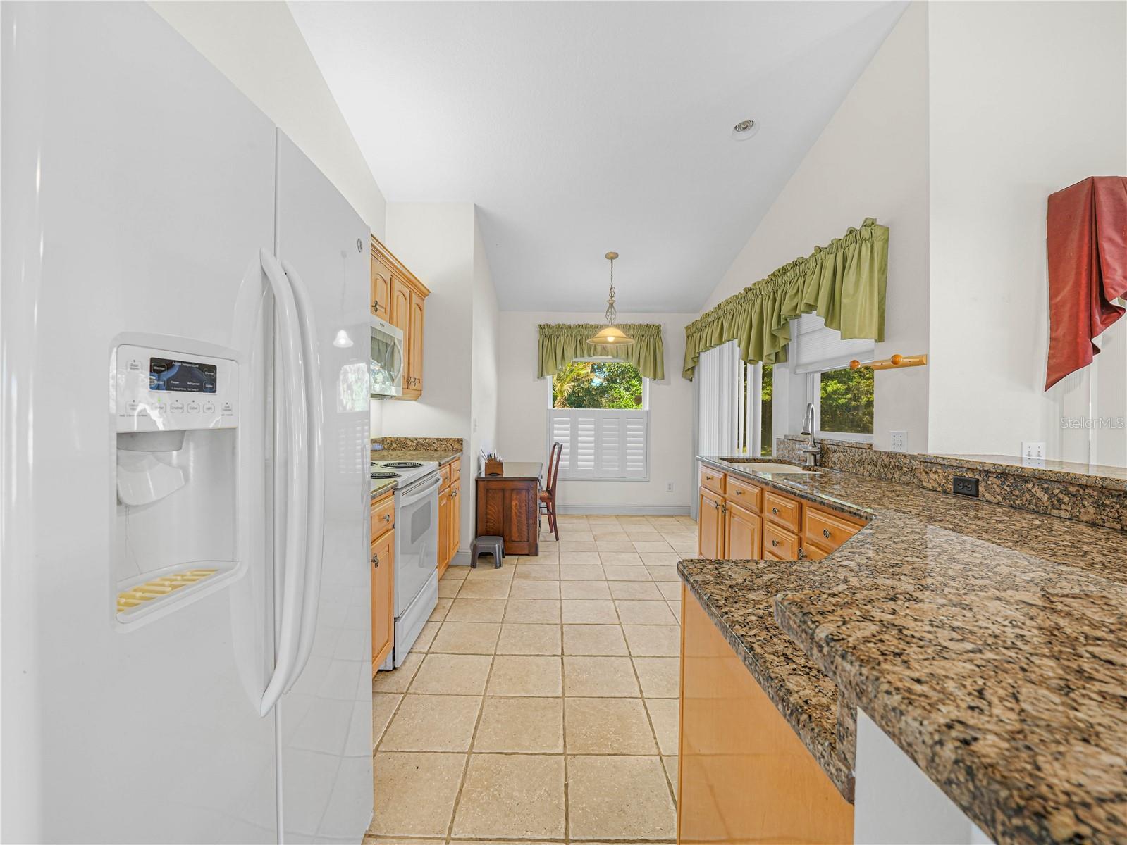 Image 5 of 40 For 528 Greenway Drive