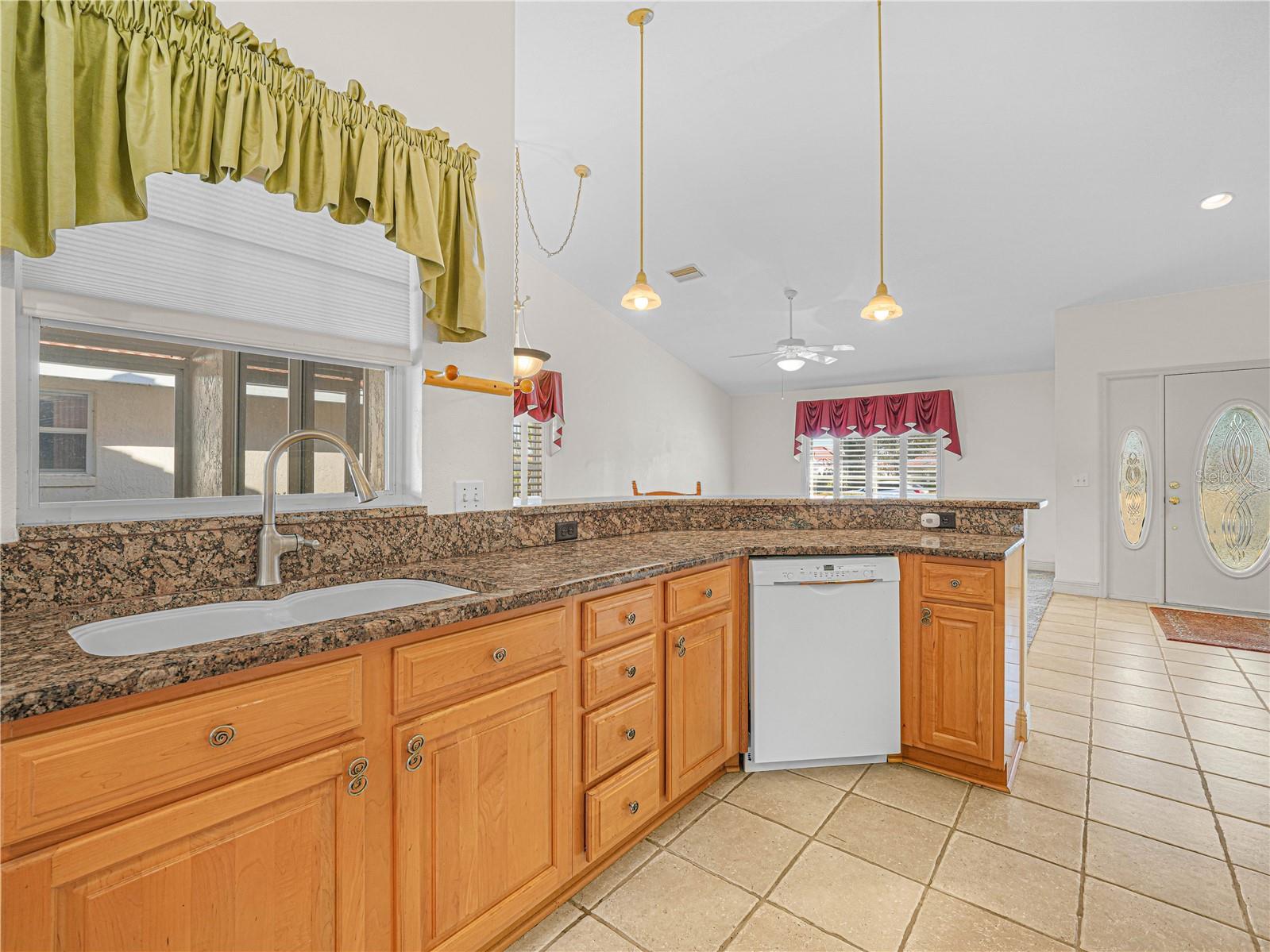 Image 8 of 40 For 528 Greenway Drive