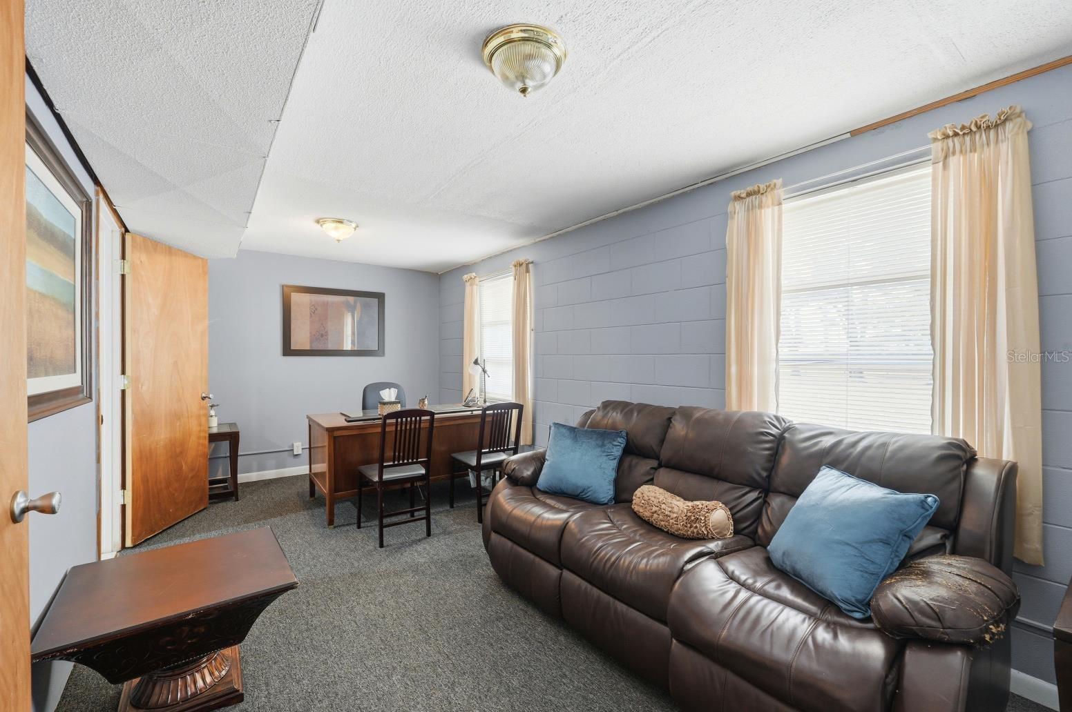 Image 23 of 44 For 1920 40th Street Nw