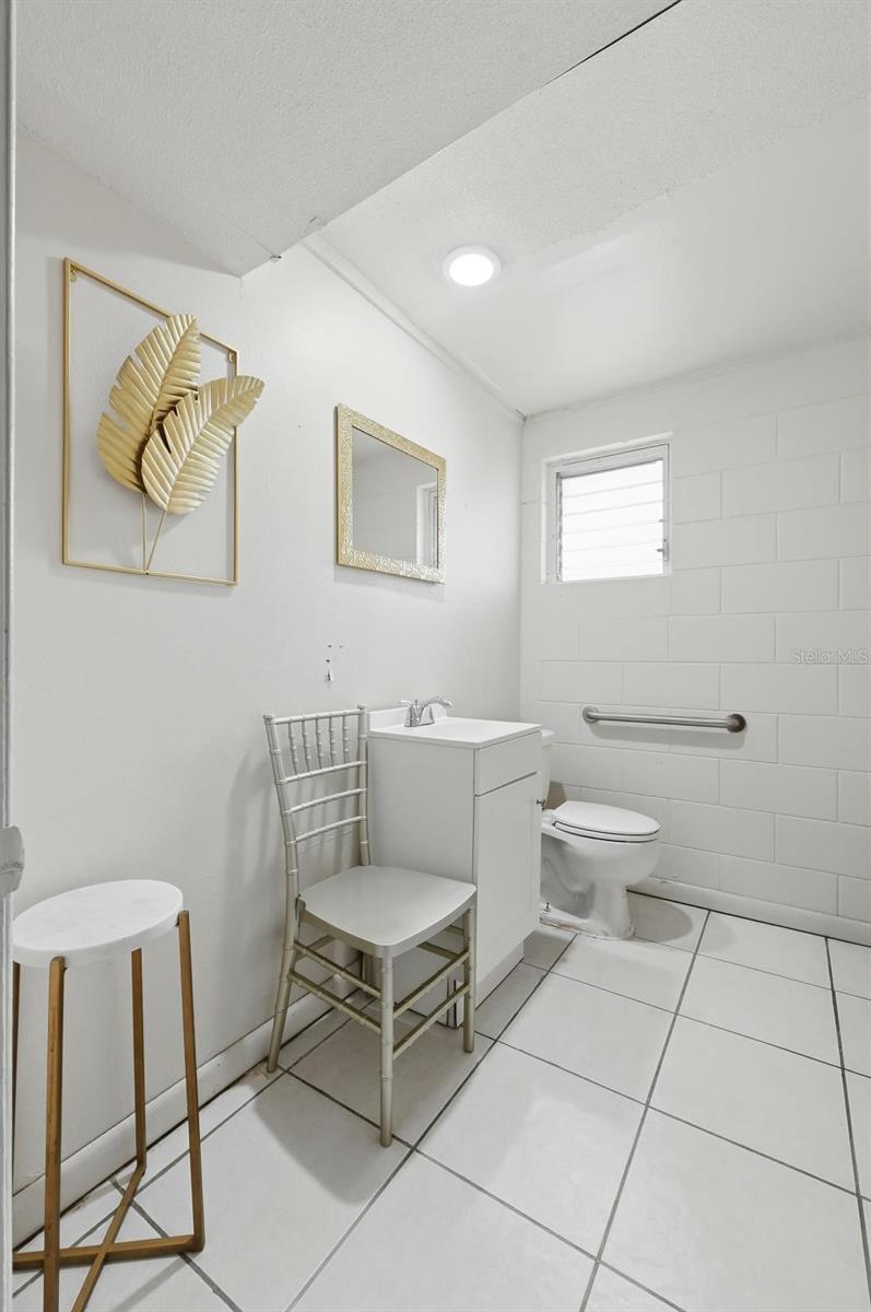 Image 32 of 44 For 1920 40th Street Nw